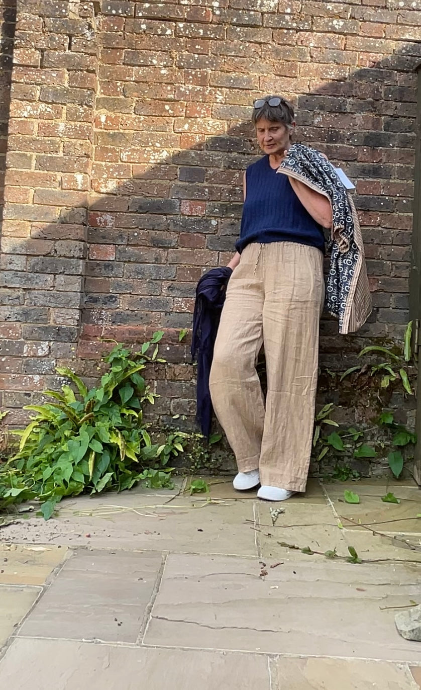Creating a capsule Early Autumn wardobe with Bari jacket