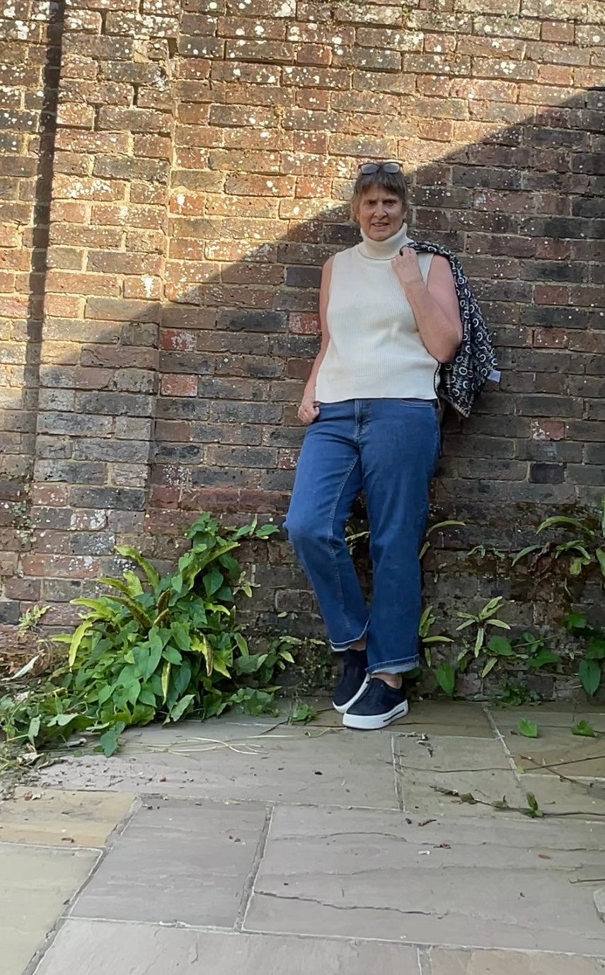 Creating a capsule Early Autumn wardobe with Bari jacket