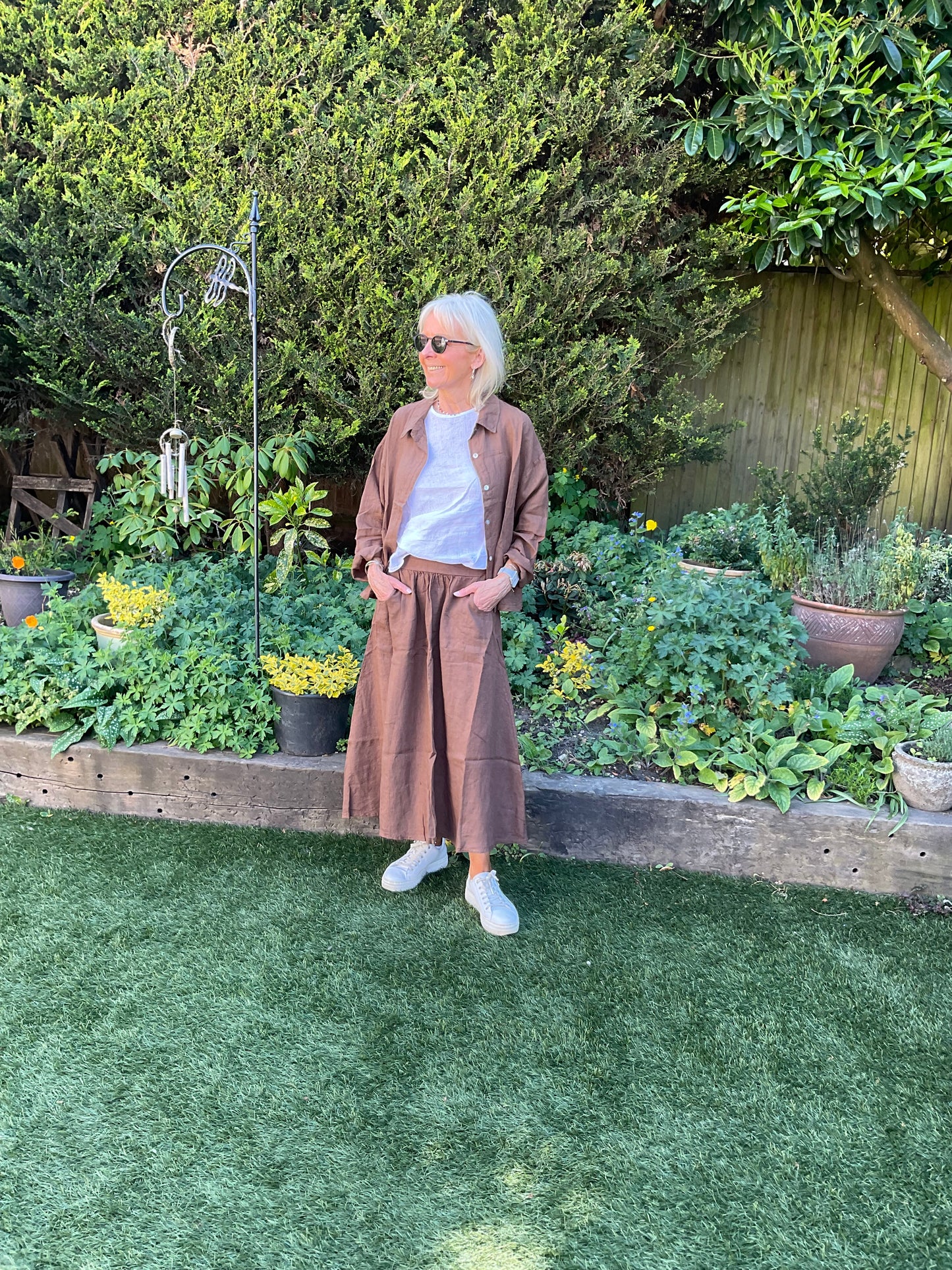 Summer styling in chocolate with white linen top