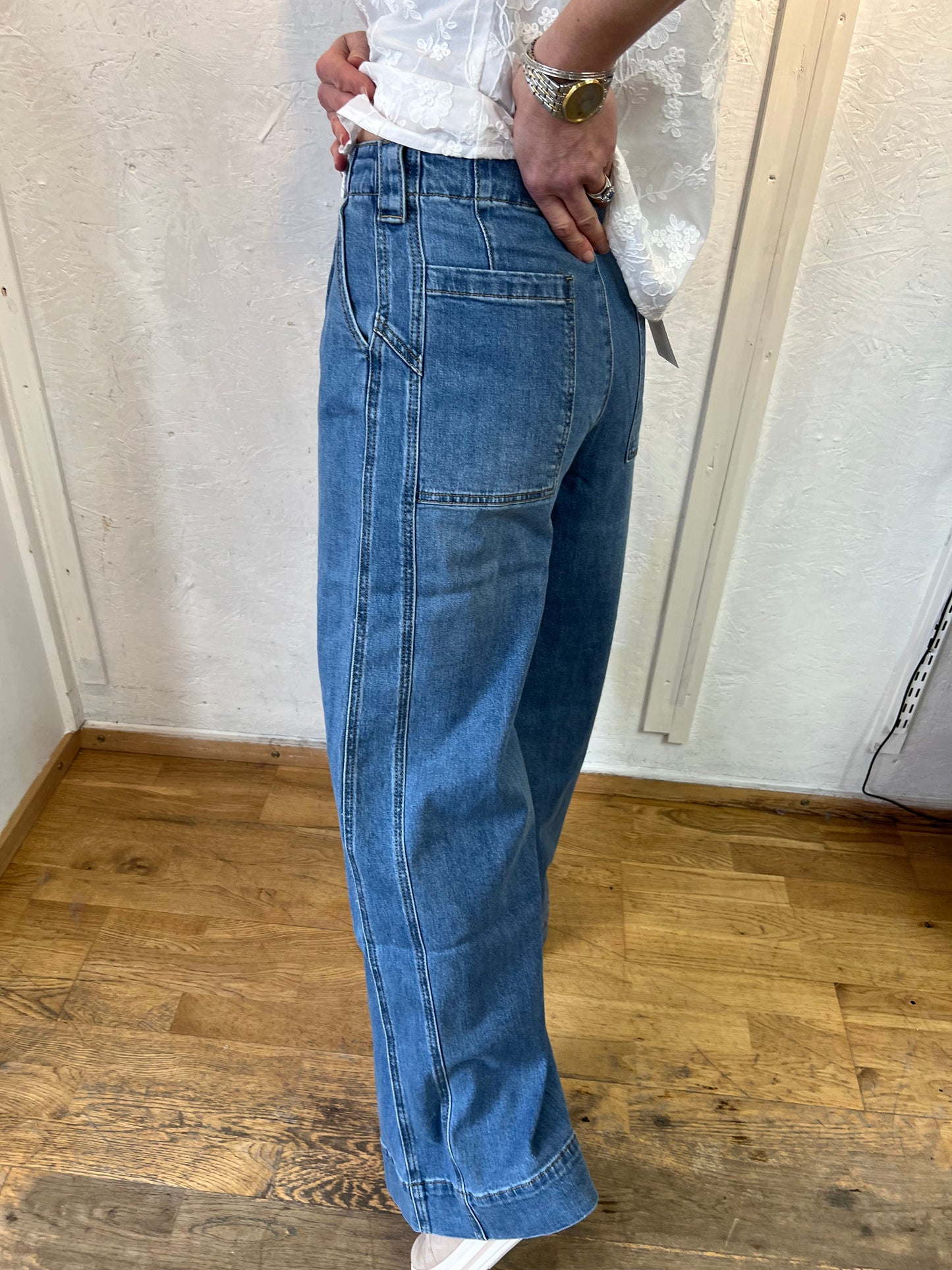 Lara extra wide flared jeans