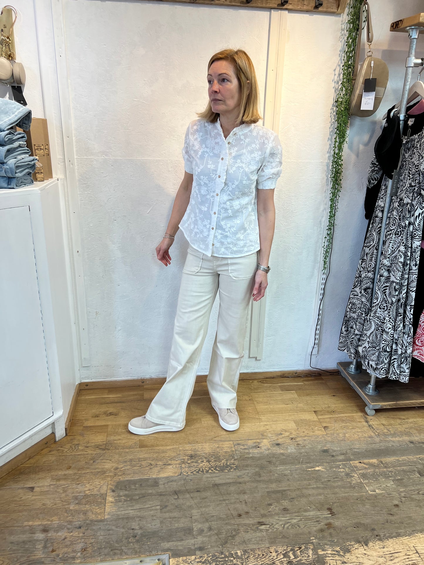 Toxik 3 beige flared jeans