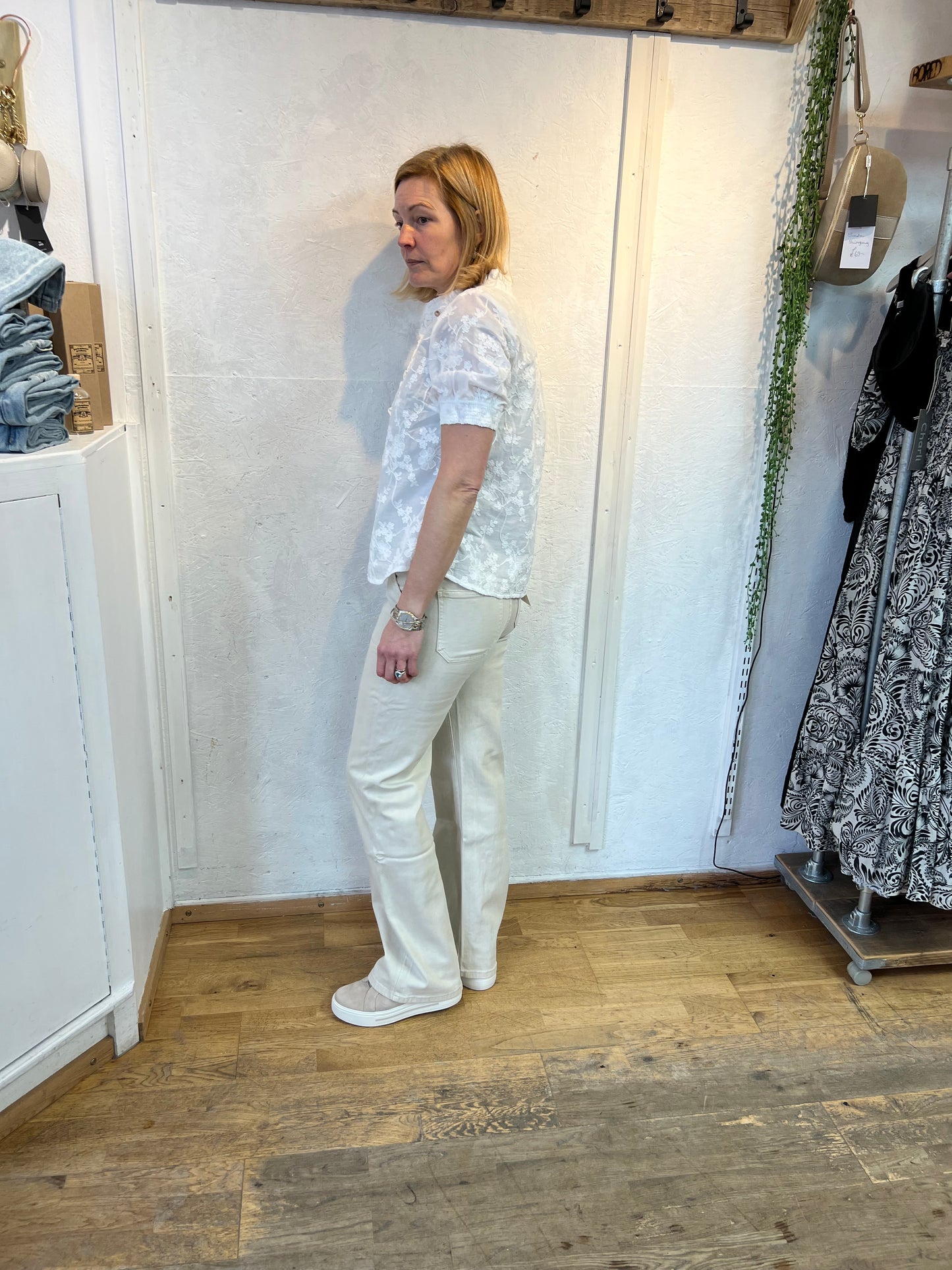 Toxik 3 beige flared jeans