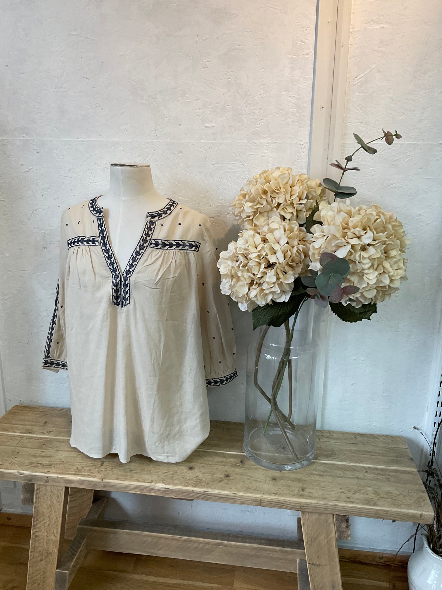 Pipa detail trimmed blouse