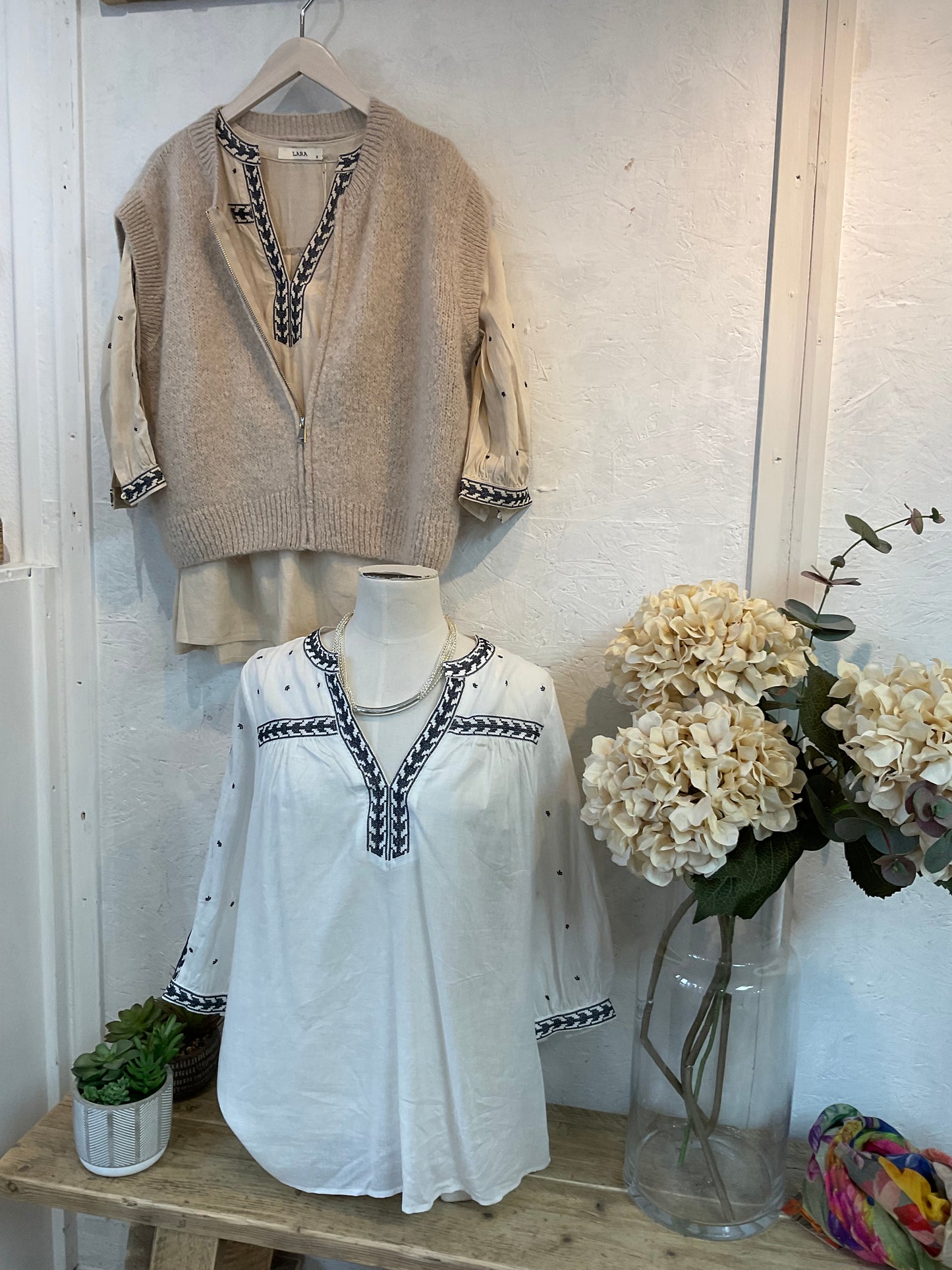 Pipa detail trimmed blouse