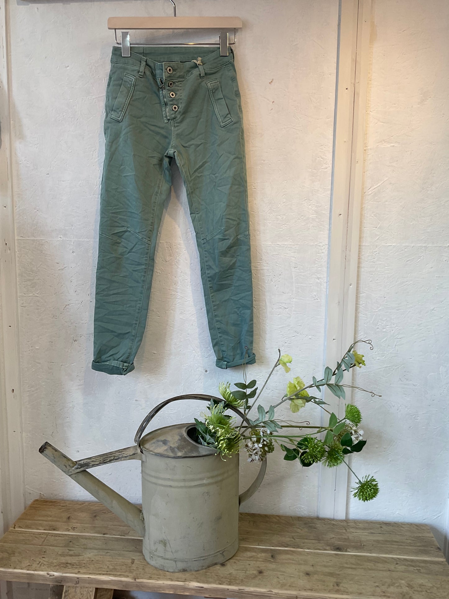 Melly &Co jeans so many colours in stock
