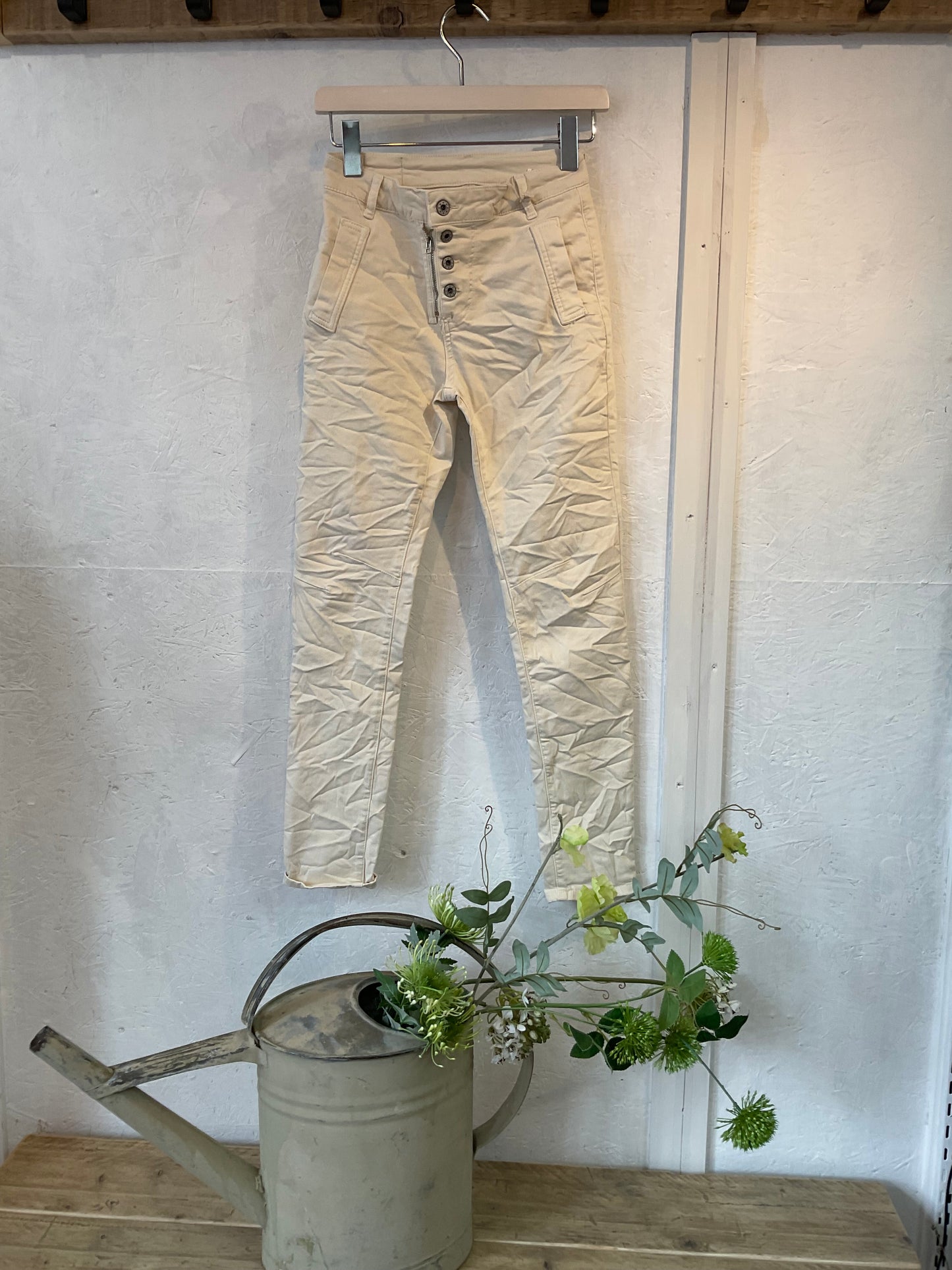 Melly &Co jeans so many colours in stock