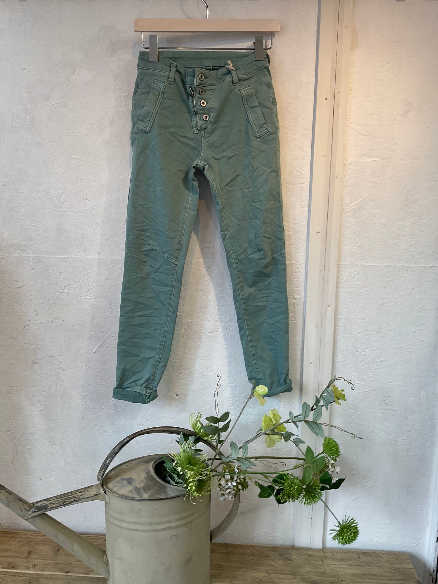 Melly &Co jeans so many colours in stock