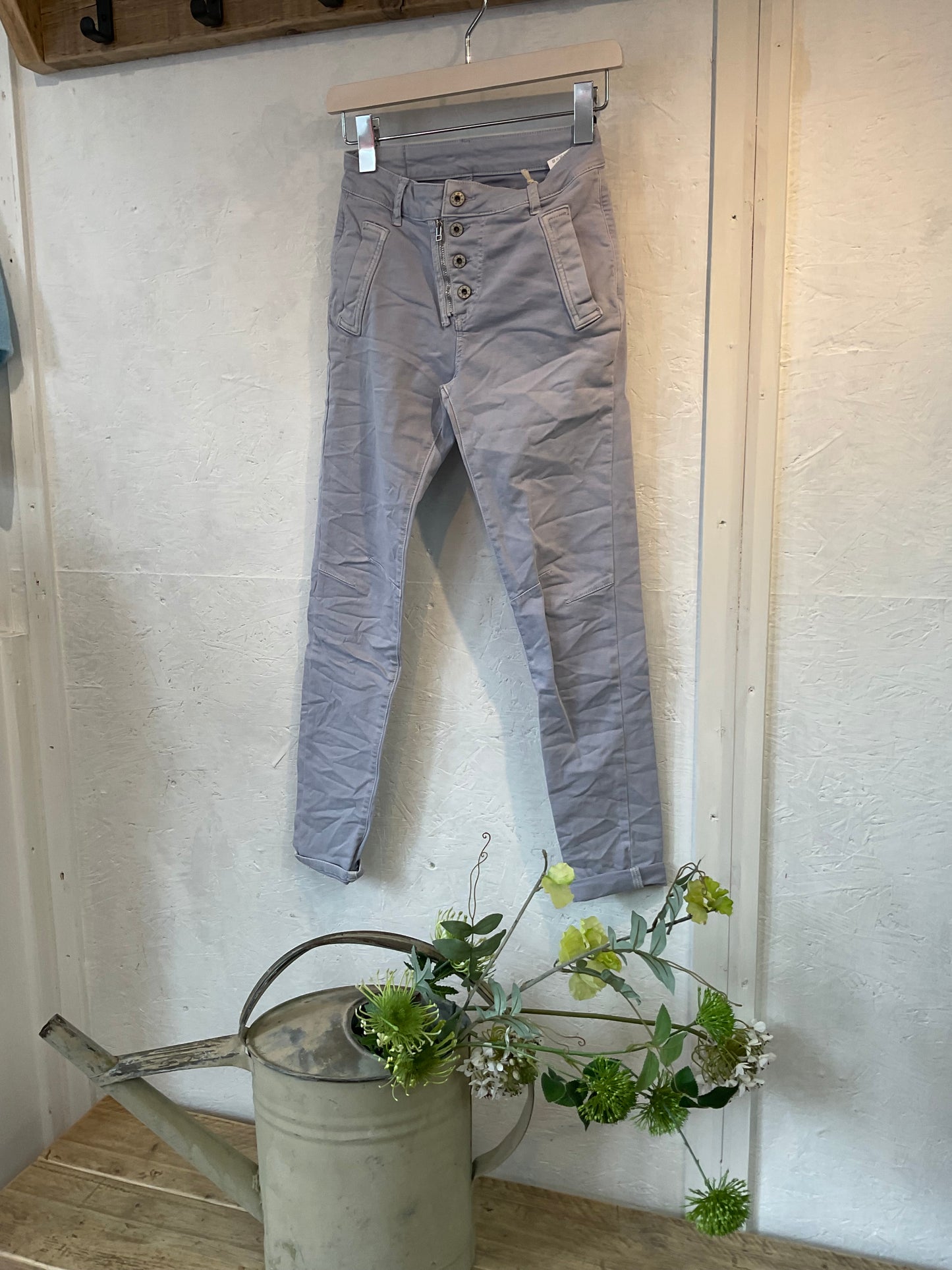 Melly &Co jeans so many colours in stock