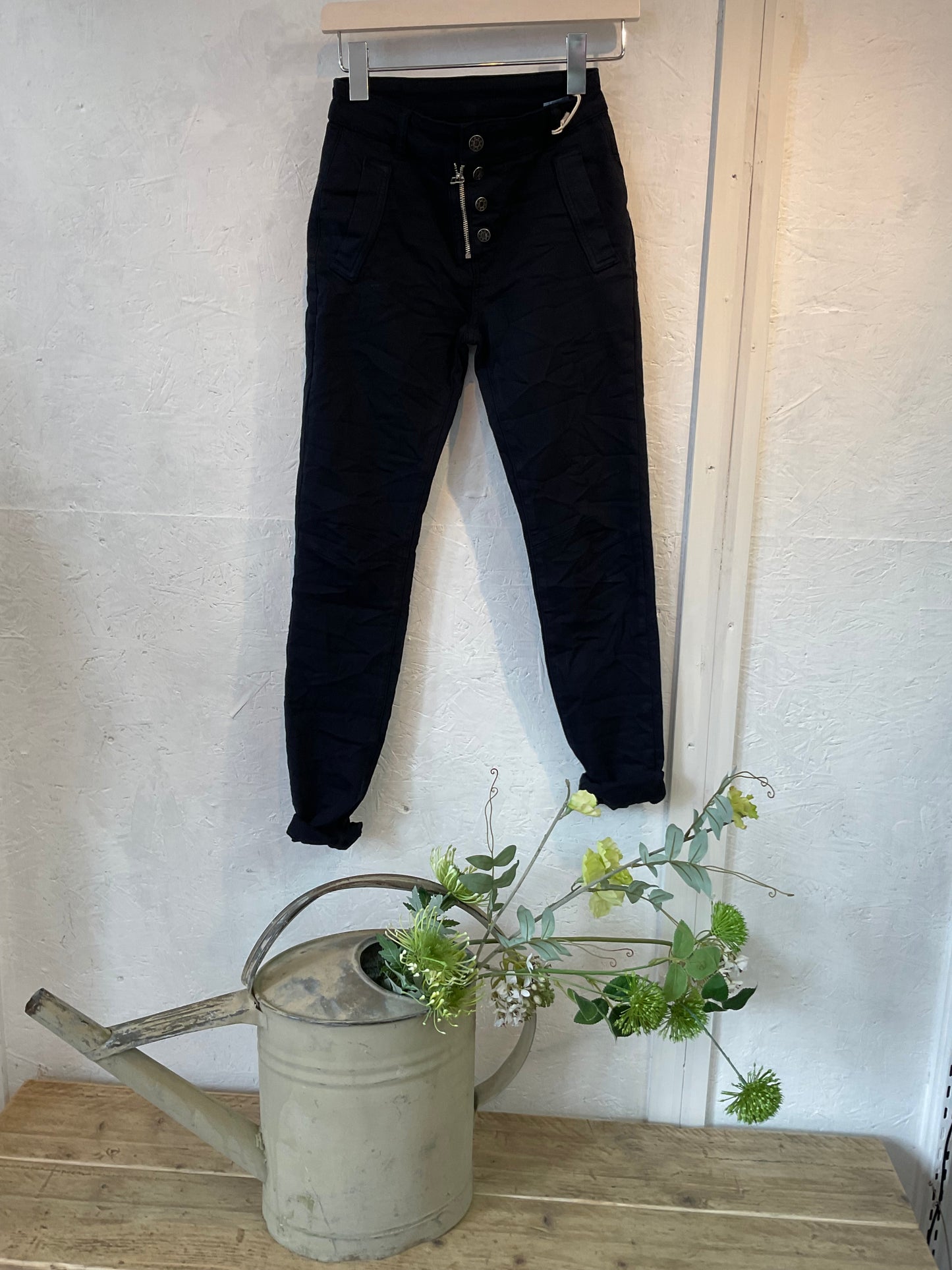 Melly &Co jeans so many colours in stock