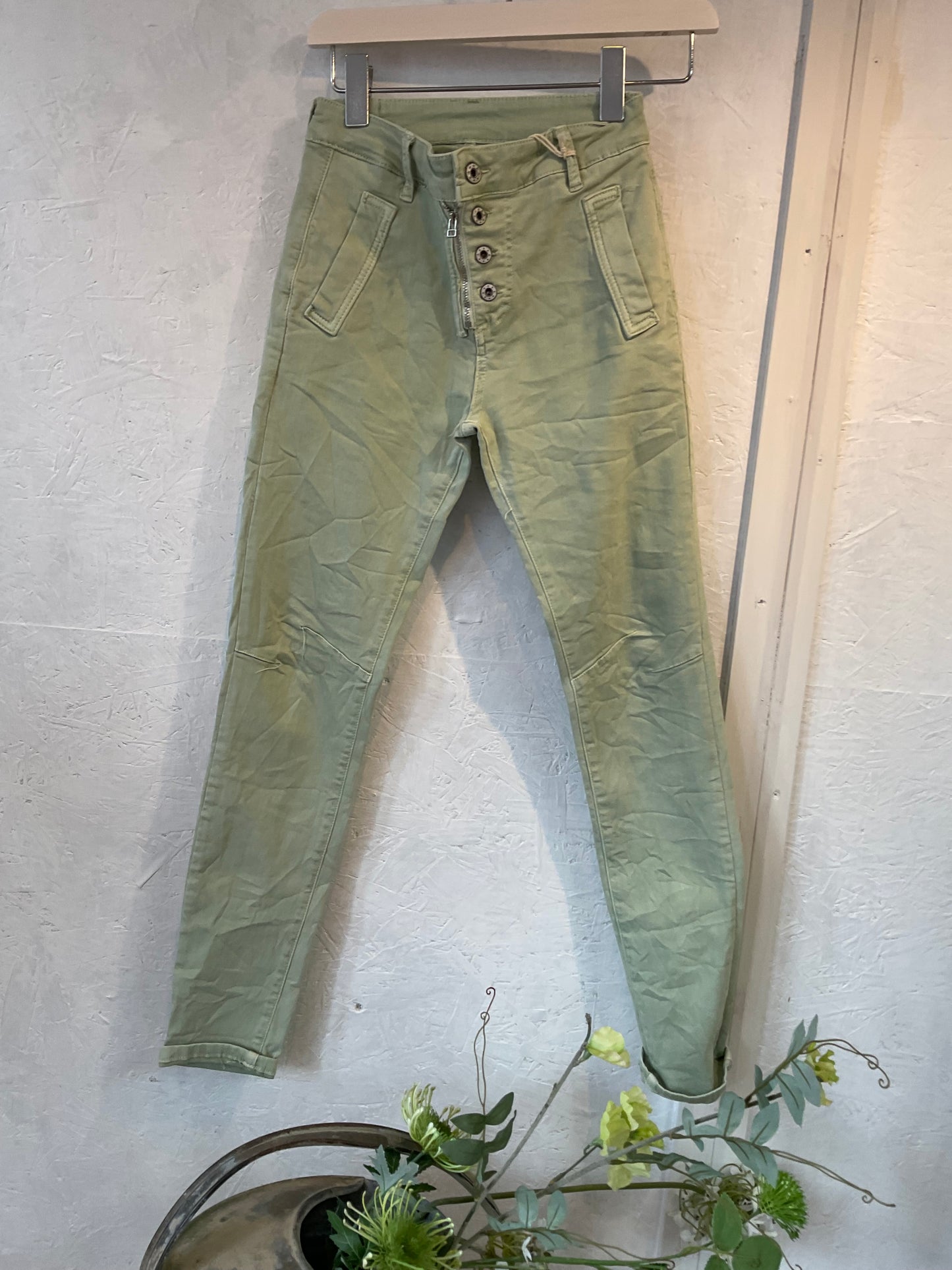Melly &Co jeans so many colours in stock