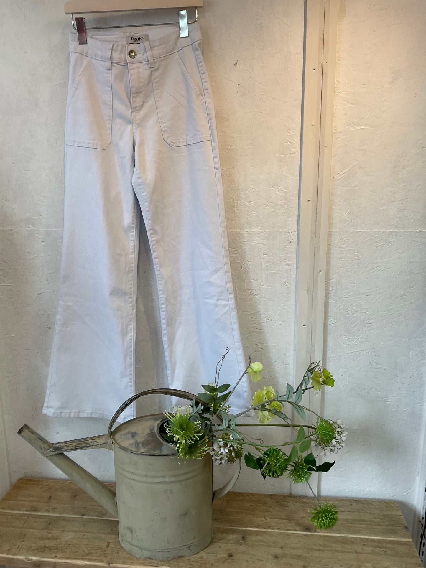Toxik white flares