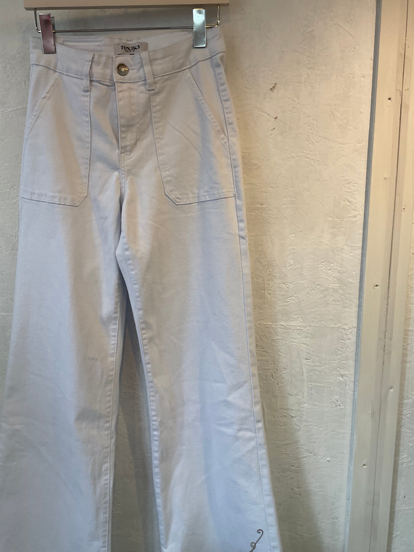 Toxik white flares