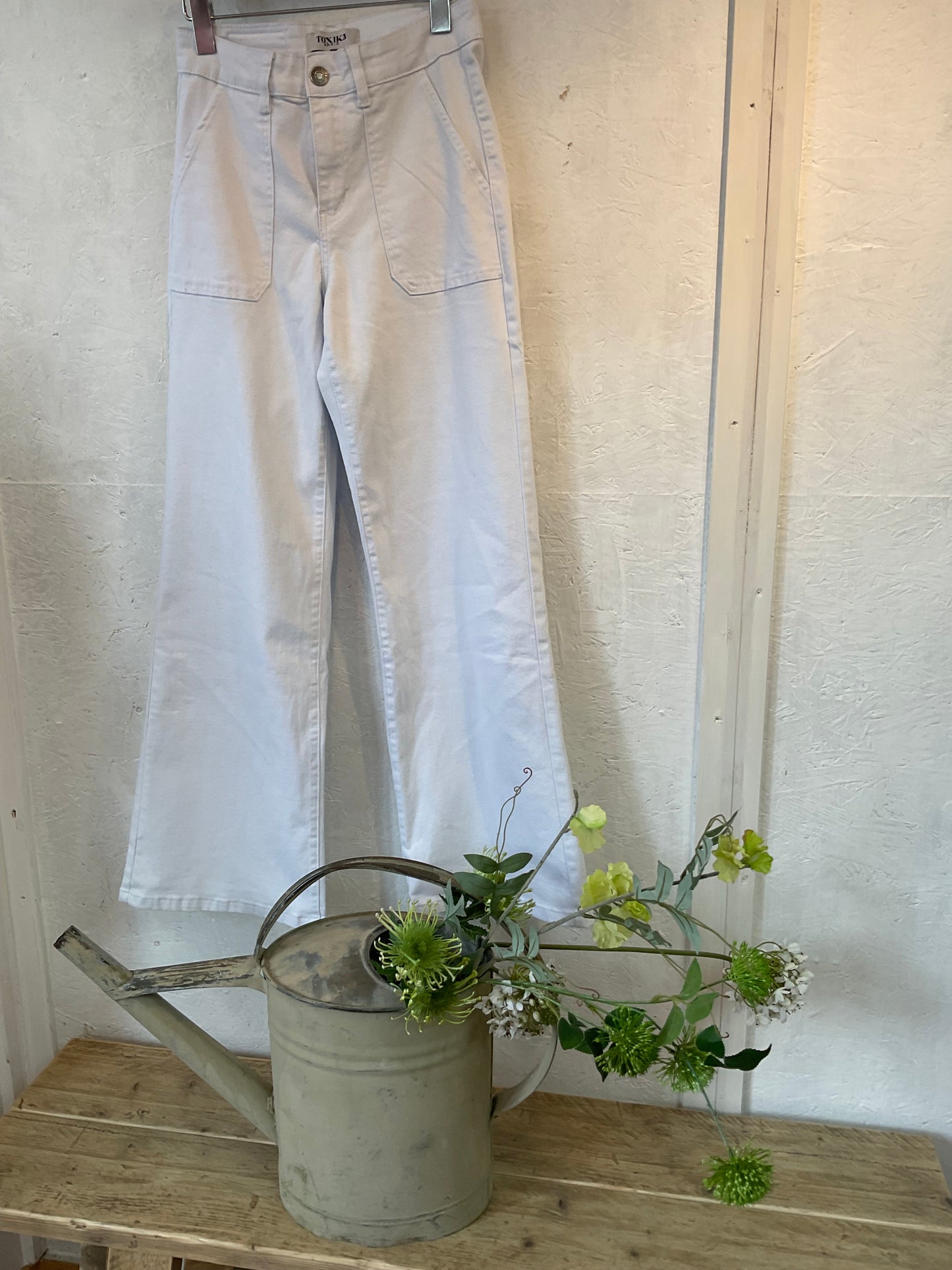 Toxik white flares