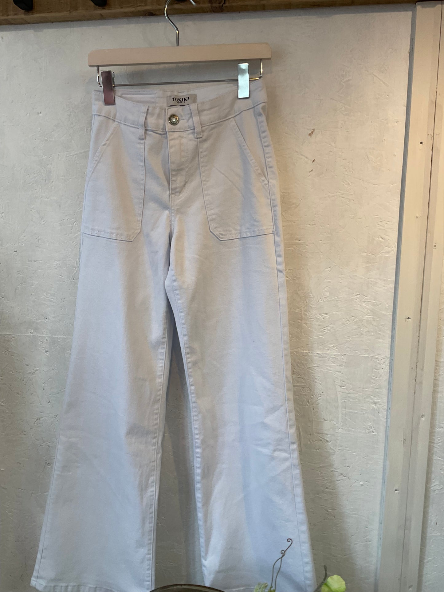 Toxik white flares