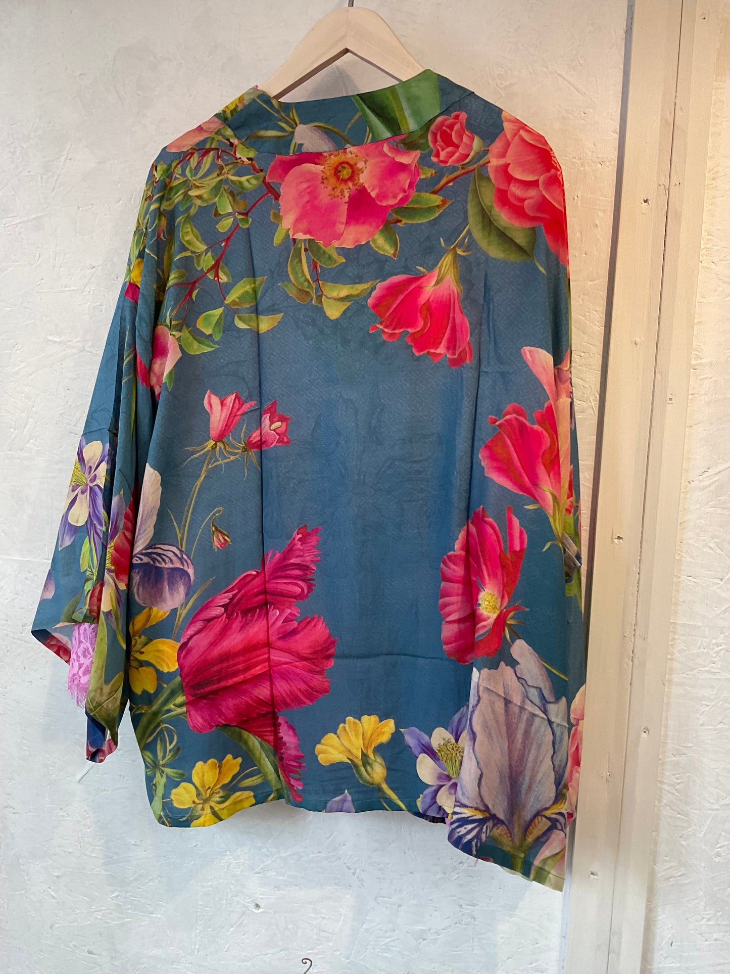 Roses kimono