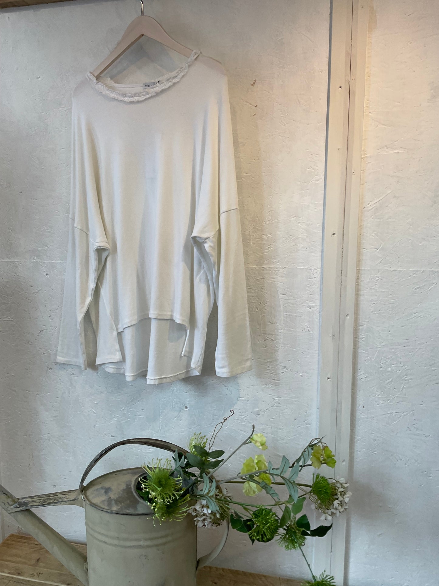 Tara loose cut top
