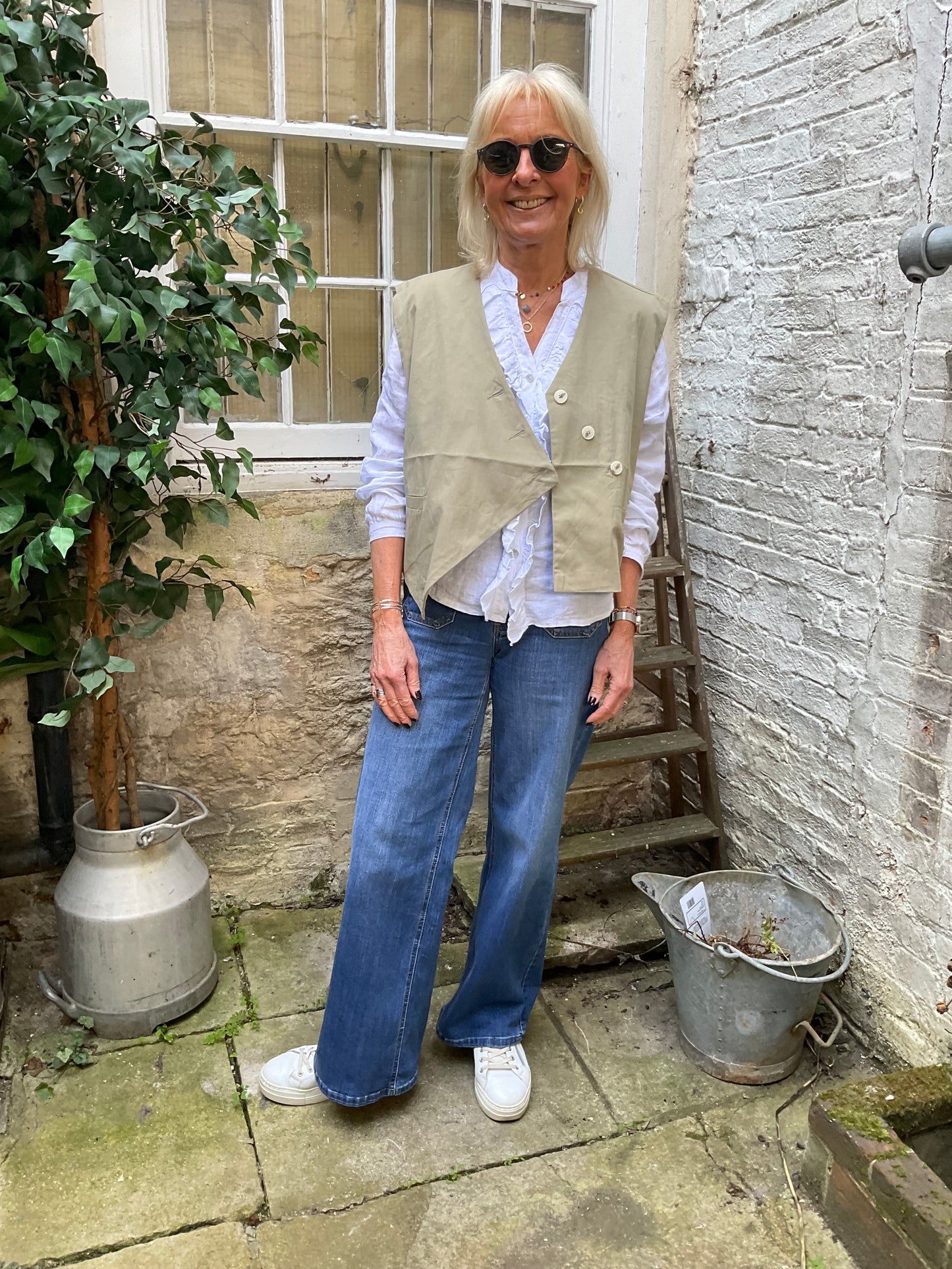 Darcy beige waistcoat