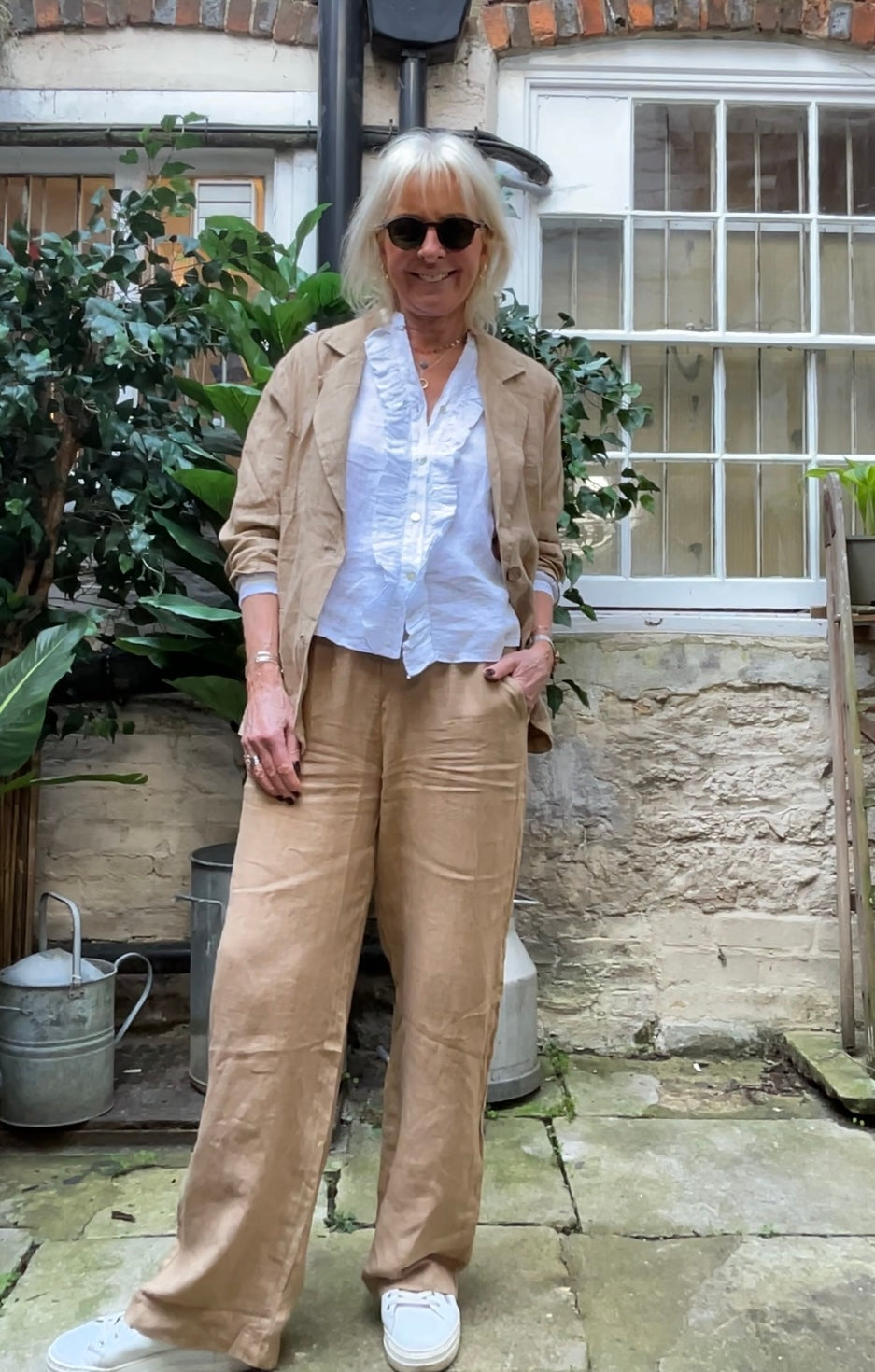 Trudy linen blazer desert