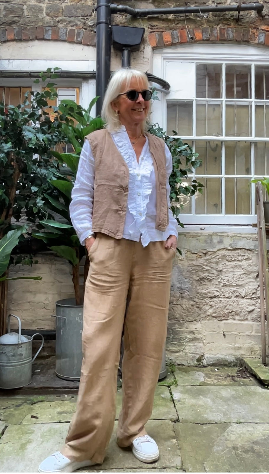 Trudy linen blazer desert