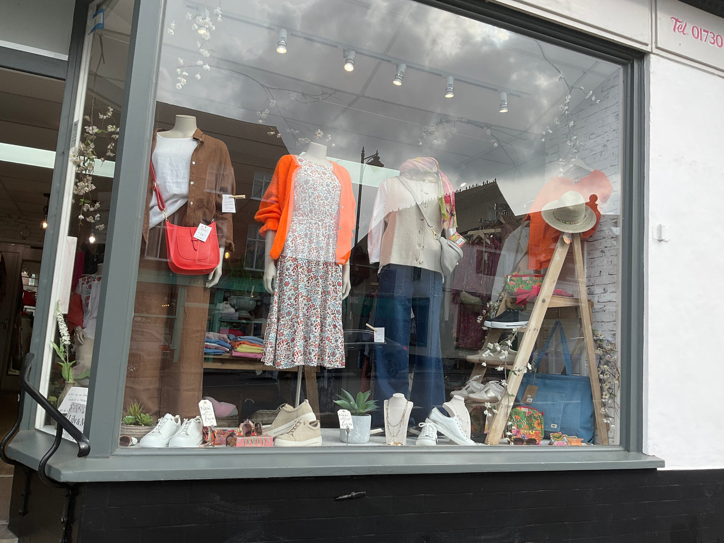 Orange and brown tones , styling ideas with linen top