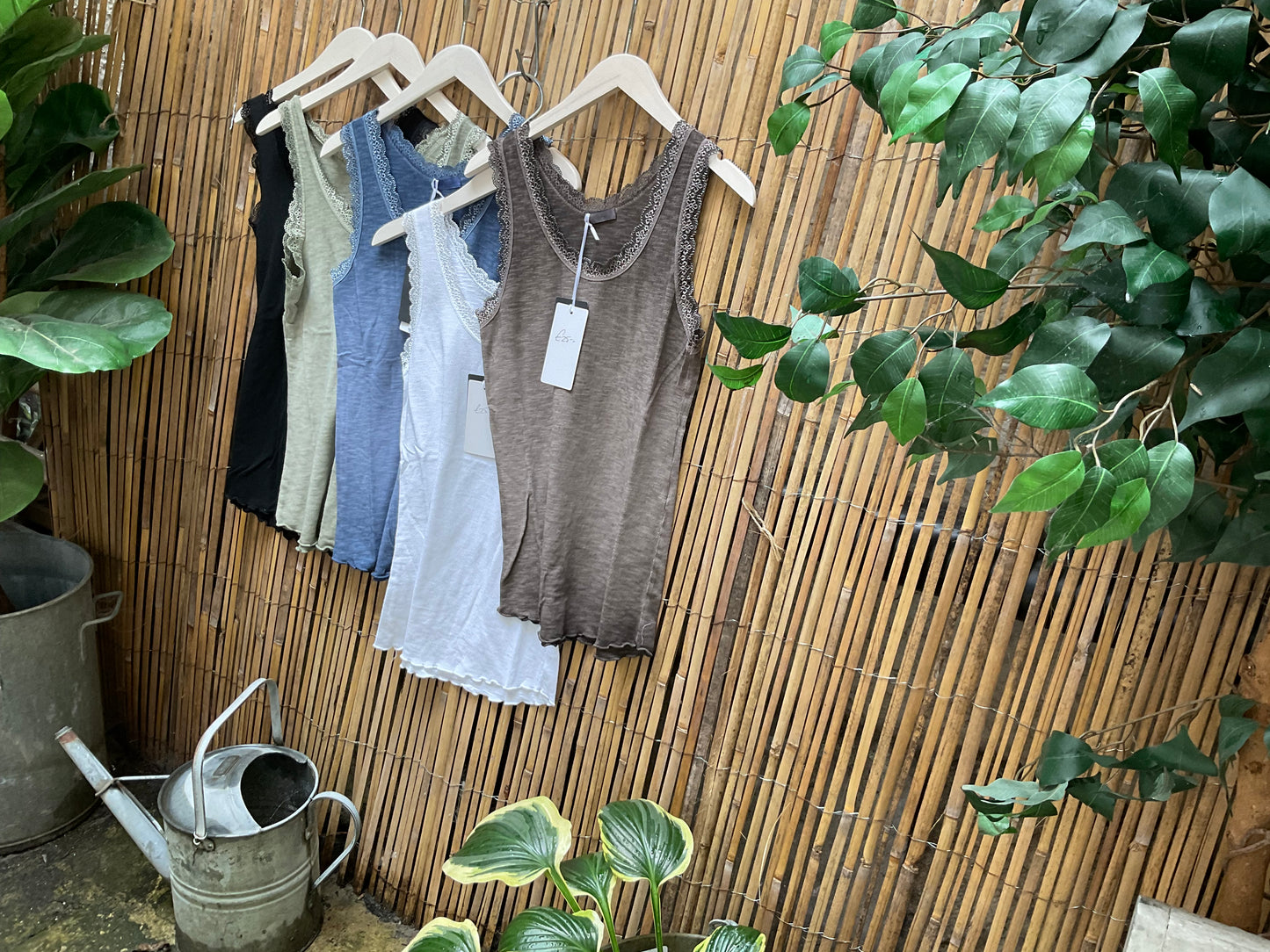 Lace cotton vest