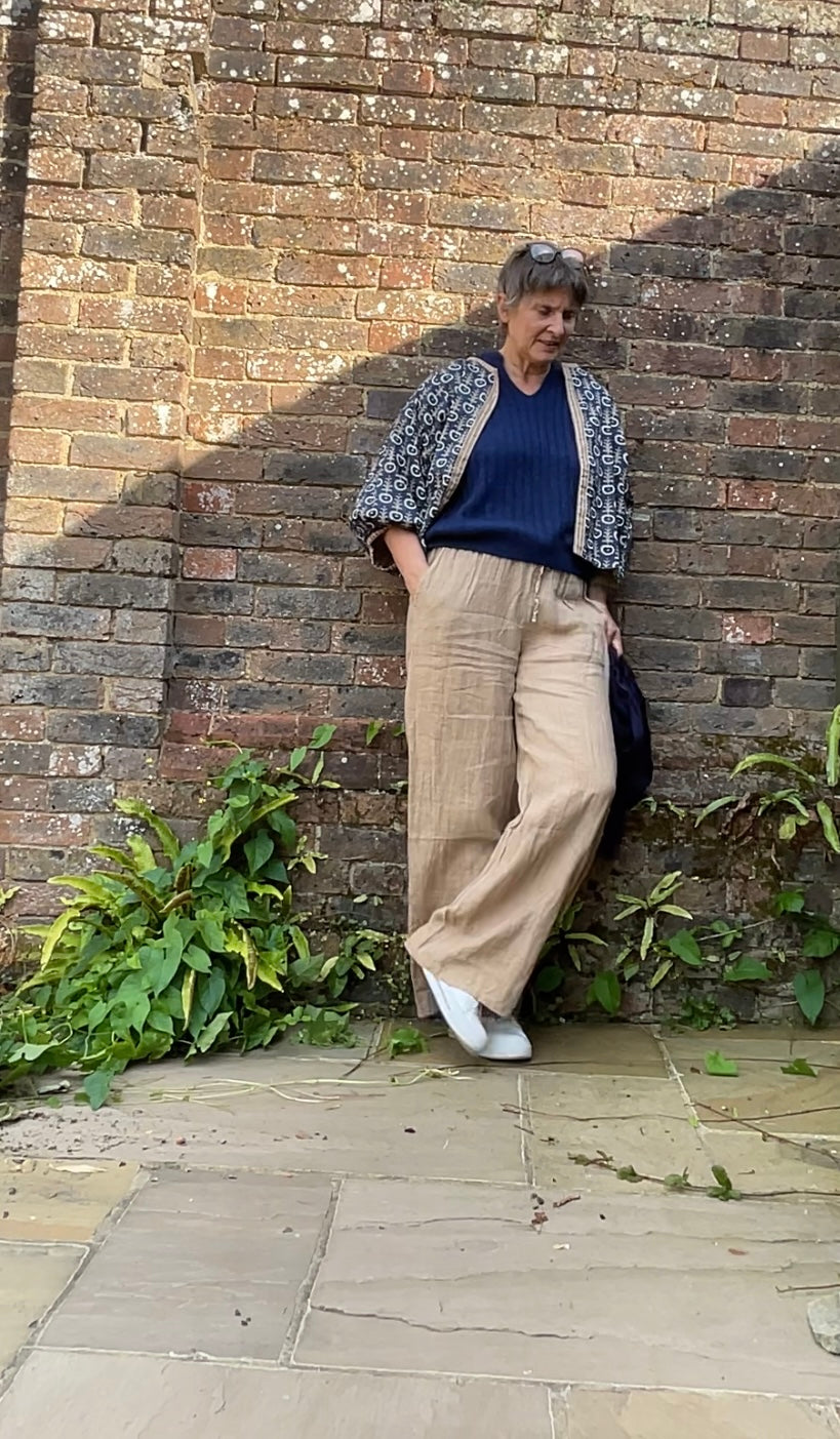 Creating a capsule Early Autumn wardobe with Bari jacket