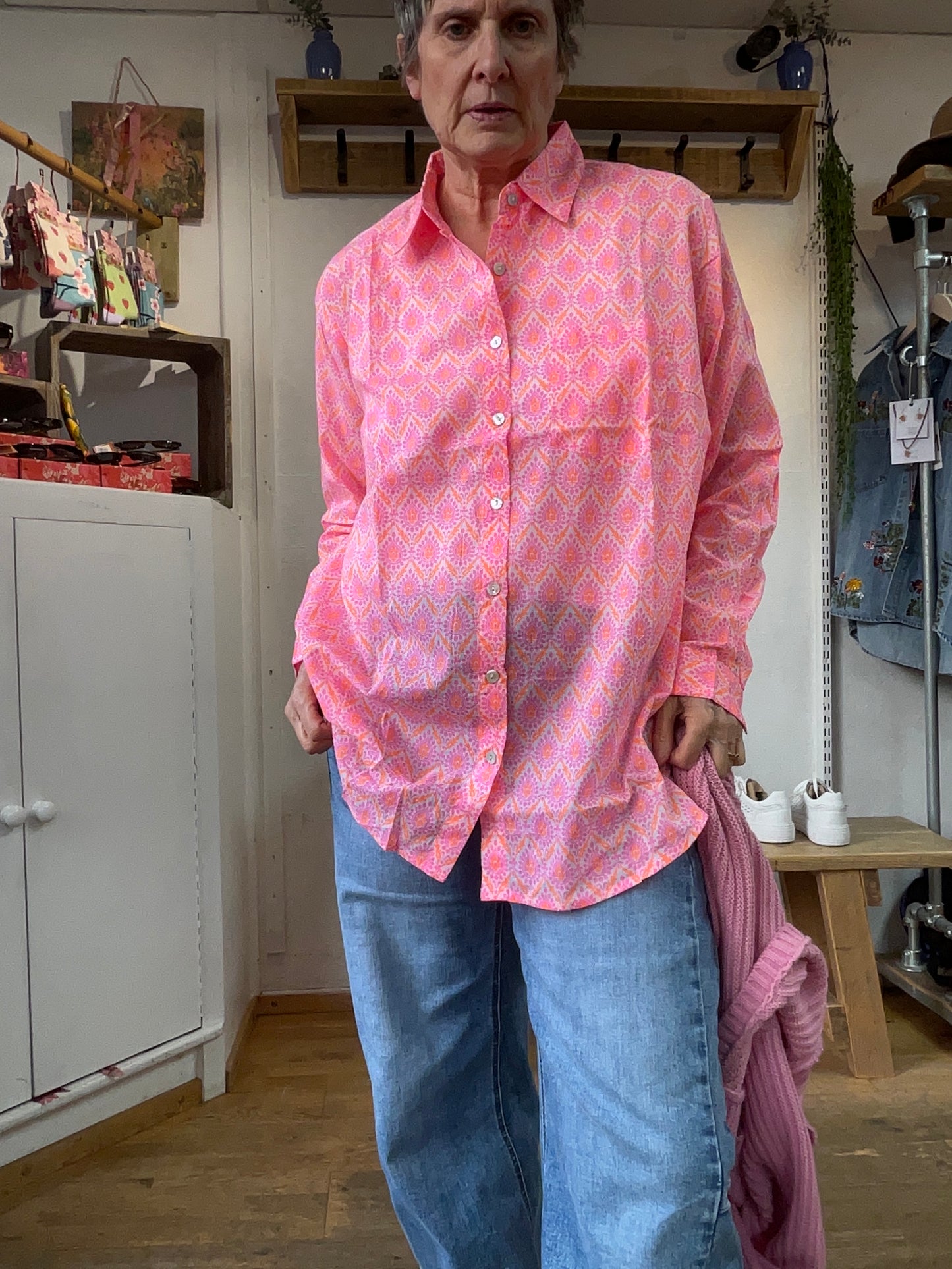 Frankie Boyfriend Shirt (4 Colours)