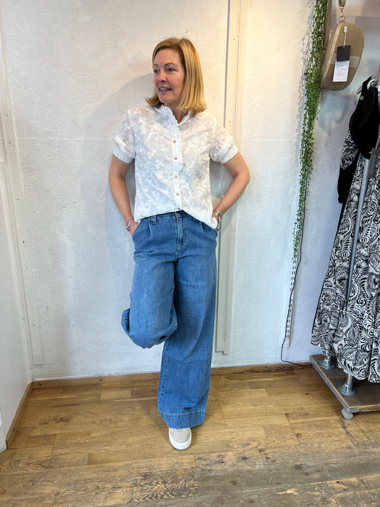 Lara extra wide flared jeans