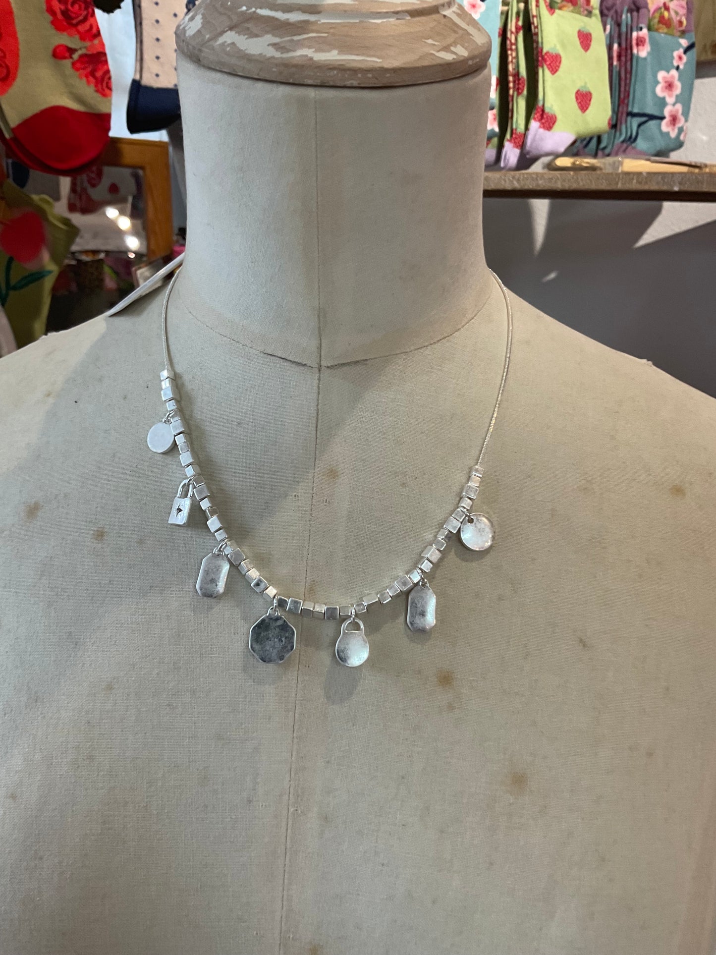 Envy Short Small Disc Necklace