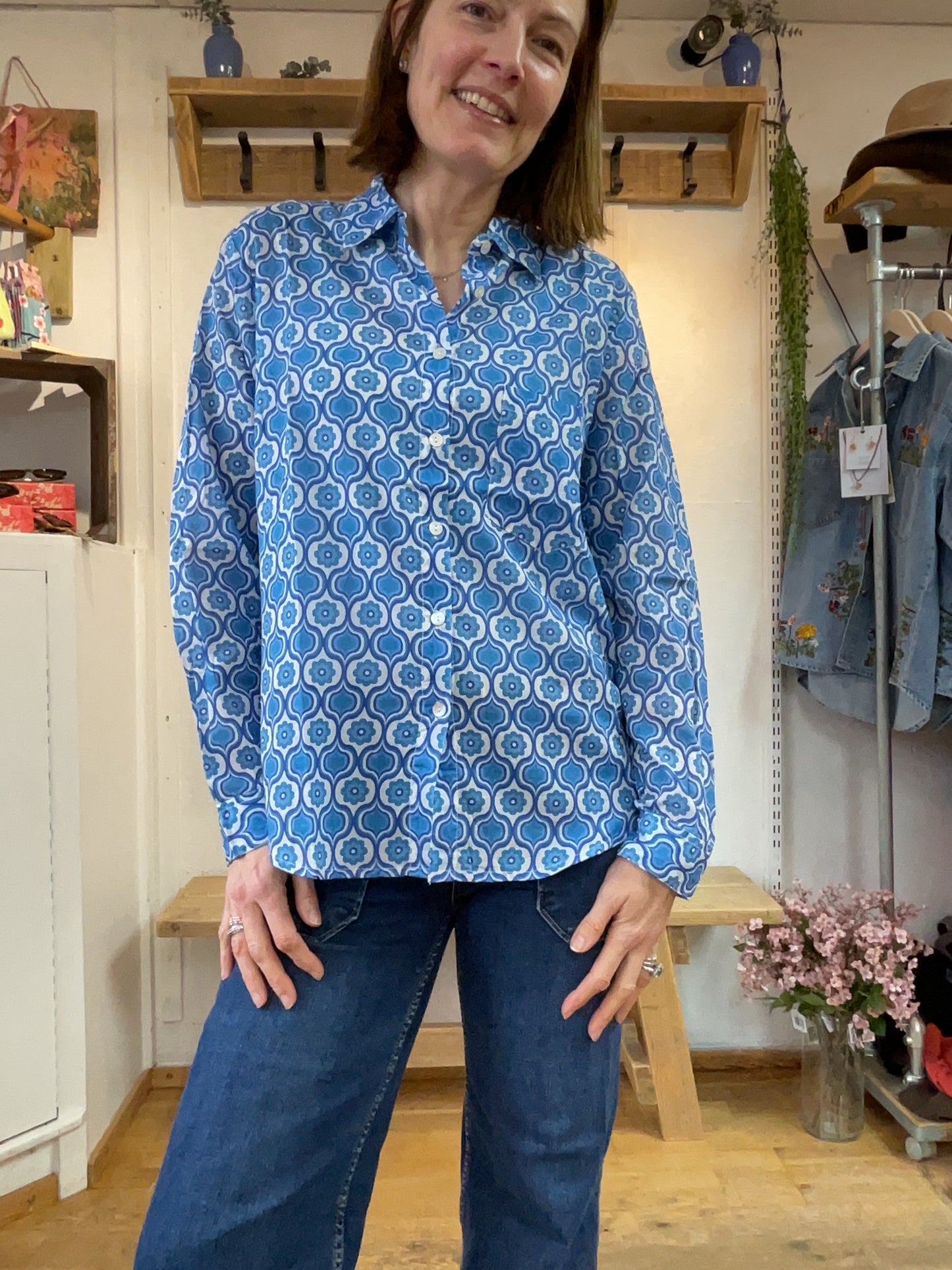 Frankie Boyfriend Shirt (4 Colours)