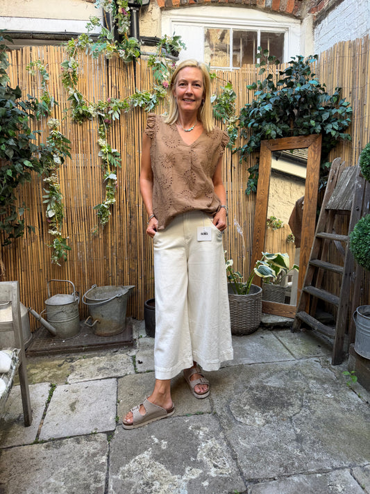 STYLING IDEAS - Cream Culottes